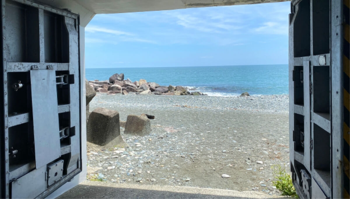 小田原の御幸の浜ヘ続くトンネル